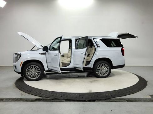 New 2026 GMC Yukon Denali w/ Sun & Power Step Package AWD/4WD image 13