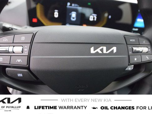 New 2025 Kia K4 LXS image 26