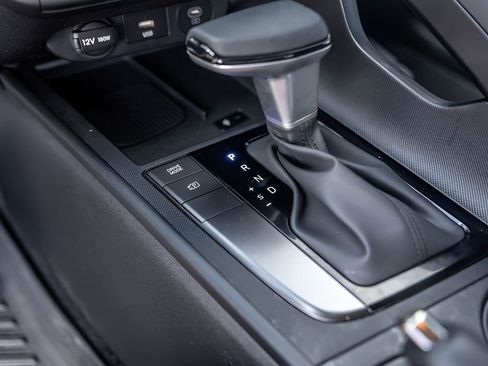 Used 2025 Hyundai Elantra Sport FWD image 22