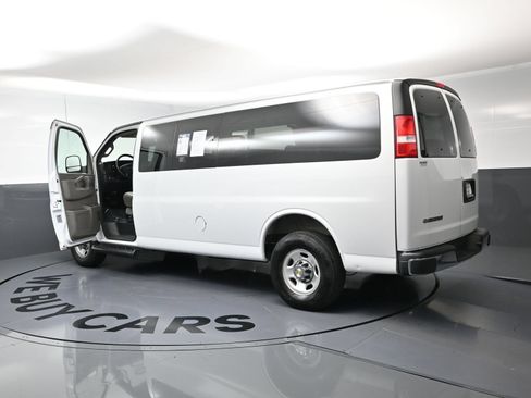 Used 2025 Chevrolet Express 3500 LT w/ LT Preferred Equipment Group RWD image 29