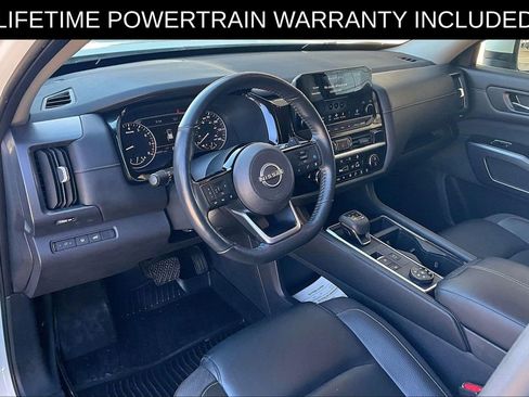 Used 2023 Nissan Pathfinder SL image 17