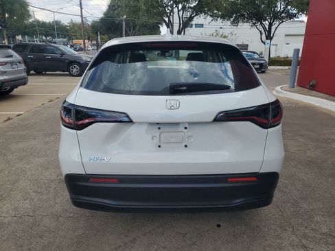 Used 2024 Honda HR-V LX image 5