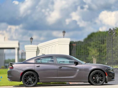 Used 2017 Dodge Charger R/T RWD image 6