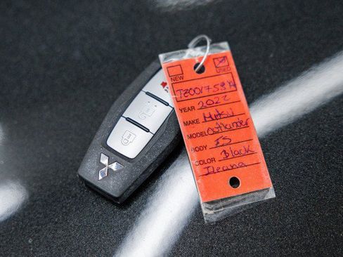 Used 2022 Mitsubishi Outlander ES image 34