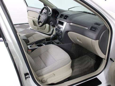 Used 2010 Ford Fusion SE FWD image 24