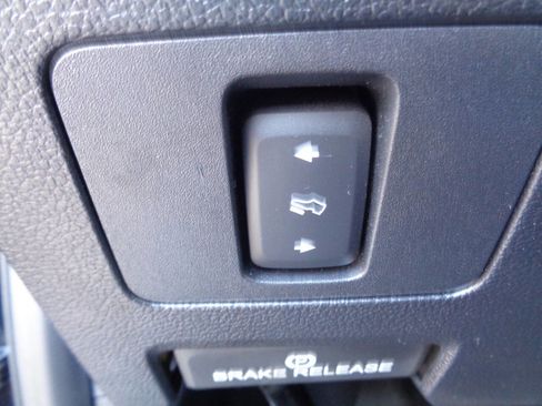 Used 2020 Ford F250 Lariat w/ Chrome Package image 34