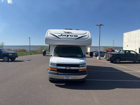 Used 2017 Chevrolet Express 4500 w/ RV Package RWD image 4