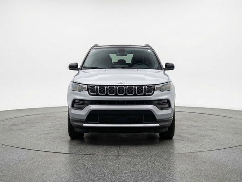 Used 2025 Jeep Compass Limited AWD/4WD image 2