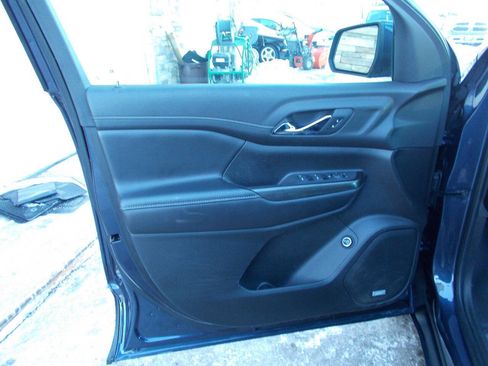 Used 2019 GMC Acadia SLT image 9