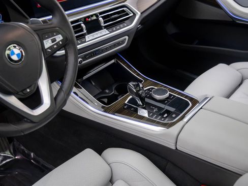 Used 2023 BMW X5 xDrive40i w/ Premium Package image 11