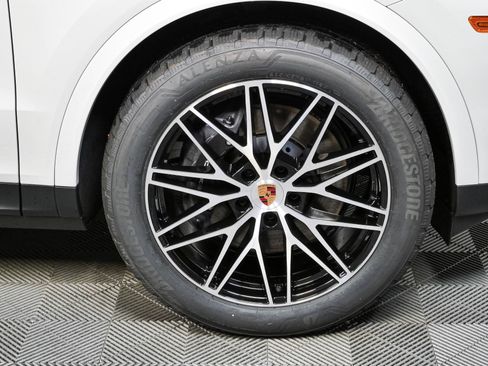 New 2026 Porsche Cayenne Coupe AWD/4WD image 39