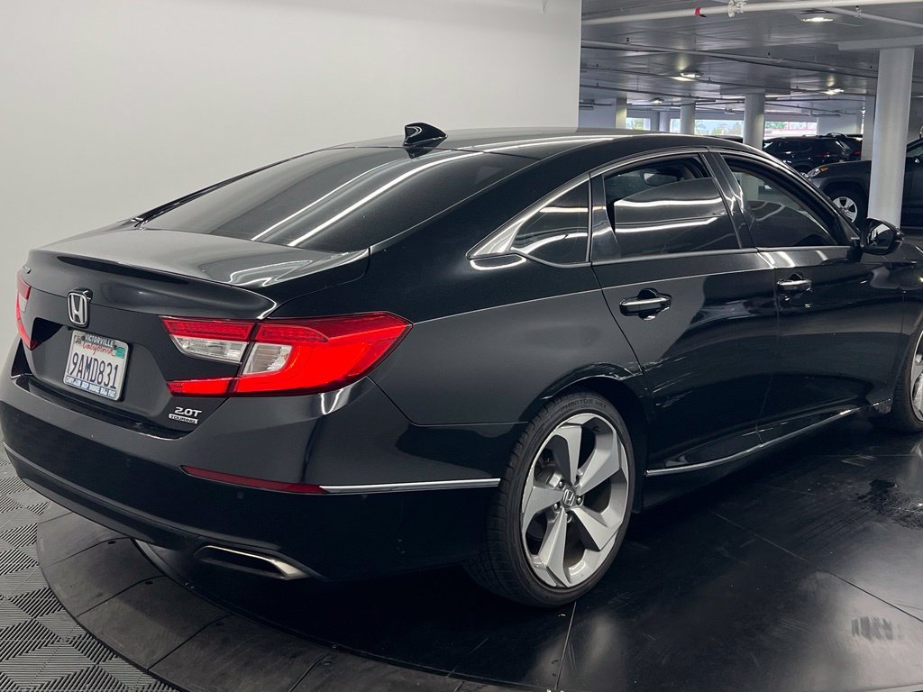 Used 2018 Honda Accord Touring image 6