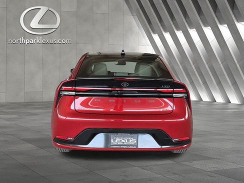 Used 2023 Toyota Prius Limited w/ Limited Premium Package FWD image 28