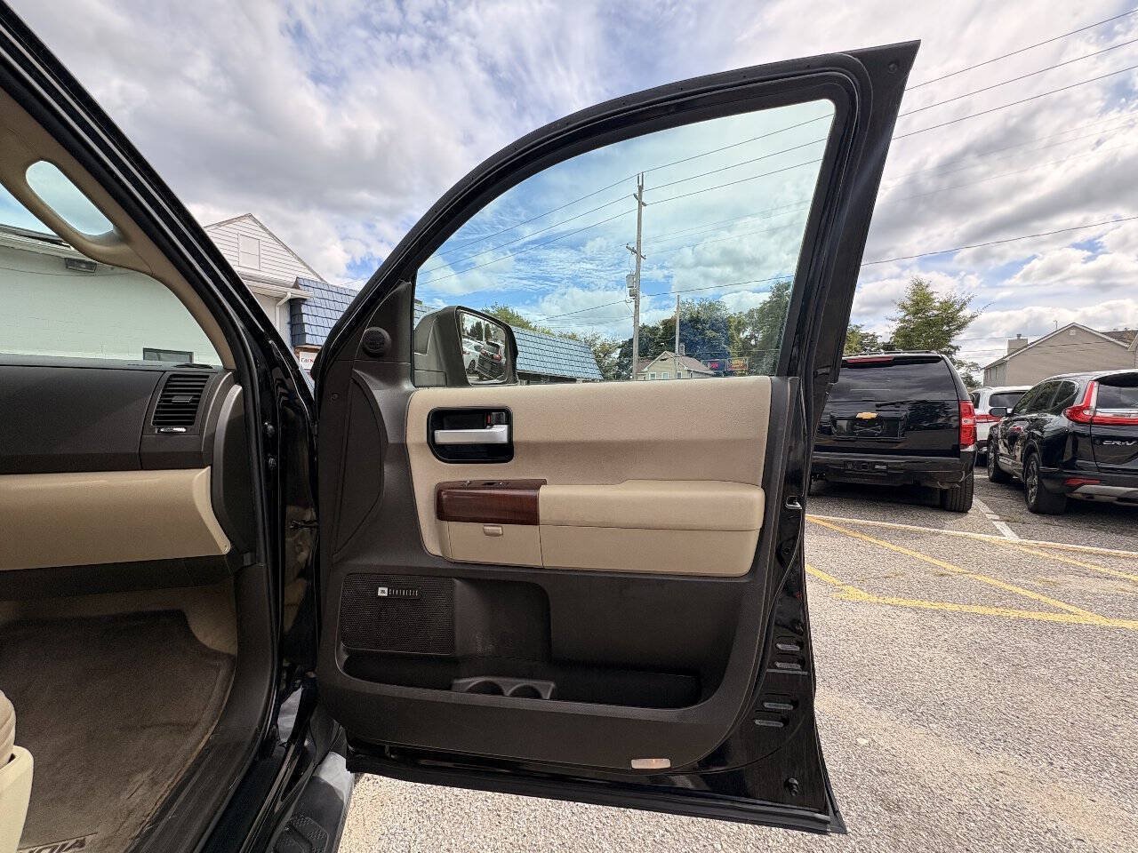 Used 2011 Toyota Sequoia Platinum AWD/4WD image 21