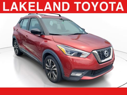 Used 2018 Nissan Kicks SR FWD image 1