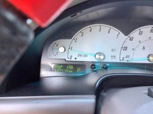 Used 2002 Ford Thunderbird Deluxe image 43