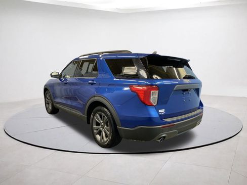 Used 2021 Ford Explorer XLT w/ Equipment Group 202A image 3