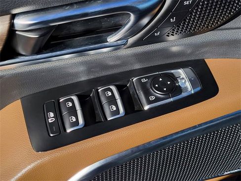 Used 2022 Kia Telluride SX w/ SX Prestige Package image 4