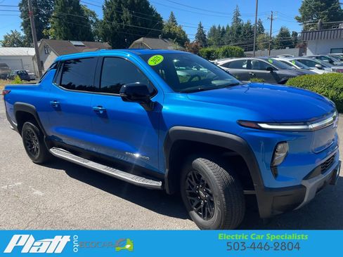 Used 2025 Chevrolet Silverado EV LT AWD/4WD image 15