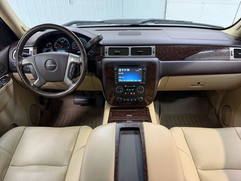 Used 2014 GMC Sierra 2500 Denali w/ Suspension Package, Off-Road image 14