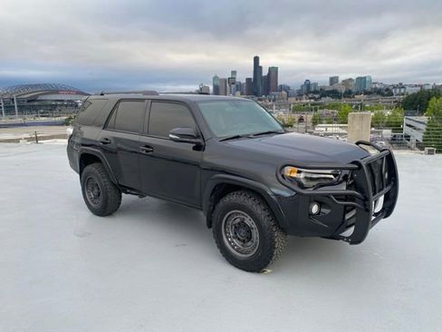 Used 2019 Toyota 4Runner SR5 Premium AWD/4WD image 31
