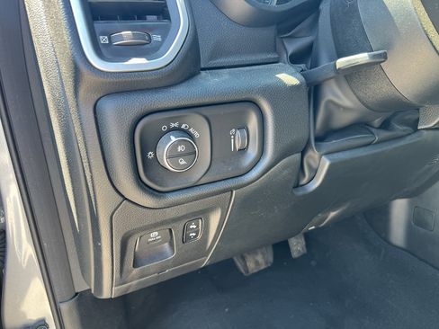 Used 2022 RAM 1500 Big Horn AWD/4WD image 14