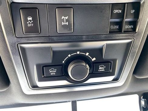 Used 2017 Toyota Tacoma TRD Off-Road AWD/4WD image 25