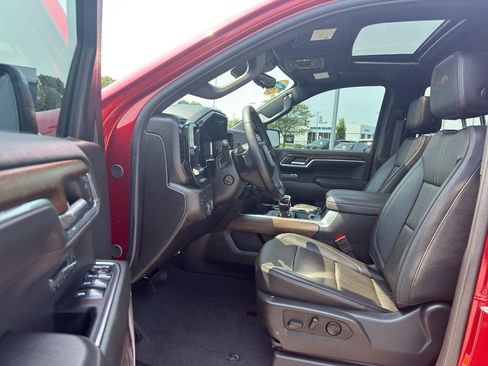 Certified 2024 Chevrolet Silverado 1500 High Country w/ Technology Package AWD/4WD image 12