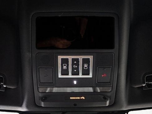 Used 2023 Land Rover Discovery S R-Dynamic image 41