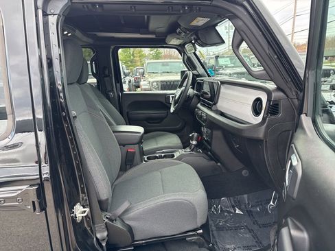 Used 2024 Jeep Wrangler Unlimited Sport AWD/4WD image 28