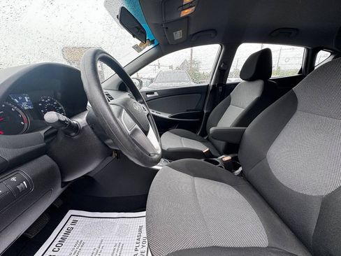 Used 2013 Hyundai Accent GS FWD image 10