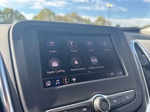 Used 2022 Chevrolet Equinox LT image 18