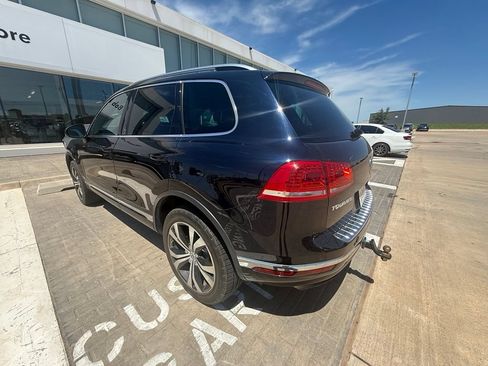 Used 2017 Volkswagen Touareg Wolfsburg Edition AWD/4WD image 7