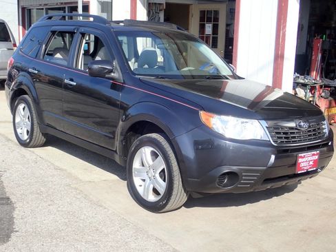 Used 2010 Subaru Forester 2.5X Premium image 24