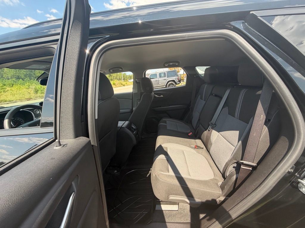 Used 2024 Chevrolet Blazer LT w/ Convenience Package FWD image 34