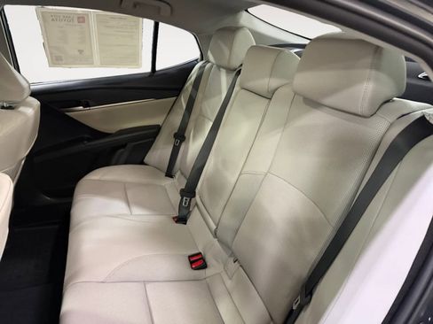 Used 2026 Toyota Camry XLE image 17