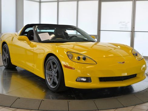 Used 2007 Chevrolet Corvette Coupe w/ Preferred Equipment Group RWD image 2