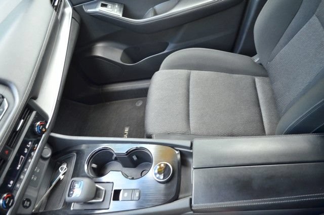 Used 2025 Nissan Rogue SV AWD/4WD image 23