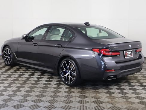 Used 2022 BMW M550i xDrive w/ Dynamic Handling Package image 14