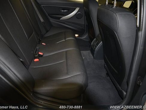 Used 2018 BMW 320i Sedan image 17