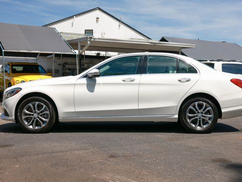 Used 2016 Mercedes-Benz C 300 4MATIC Sedan image 4