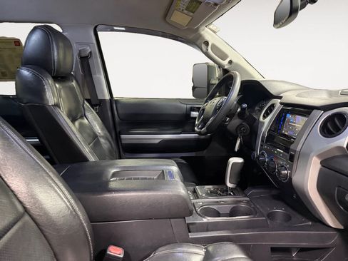 Used 2016 Toyota Tundra SR5 w/ SR5 Upgrade Package AWD/4WD image 16