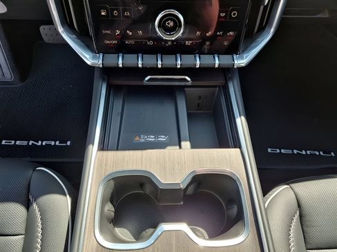 New 2026 GMC Acadia Denali FWD image 40