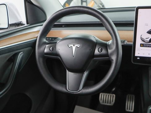 Used 2023 Tesla Model Y Performance AWD/4WD image 12