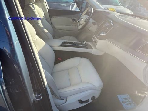 Used 2025 Volvo XC90 T8 Plus w/ Protection Package AWD/4WD image 3