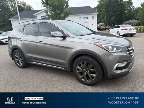 Used 2017 Hyundai Santa Fe Sport FWD image 3