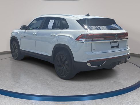 Used 2024 Volkswagen Atlas Cross Sport SE w/ Black Wheel Package AWD/4WD image 7