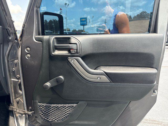 Used 2017 Jeep Wrangler Unlimited Sport w/ Max Tow Package AWD/4WD image 10