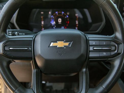 Used 2023 Chevrolet Colorado W/T RWD image 16