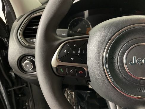 Used 2022 Jeep Renegade Latitude image 24